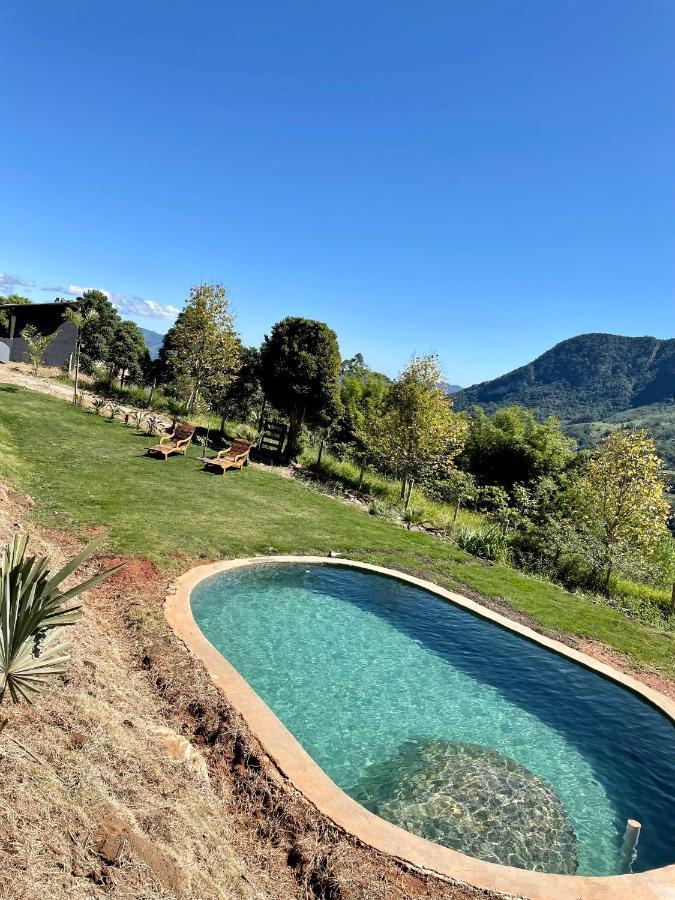 Rancho Do Paioleiro - Suites Сао Бенто до Сапукай Екстериор снимка