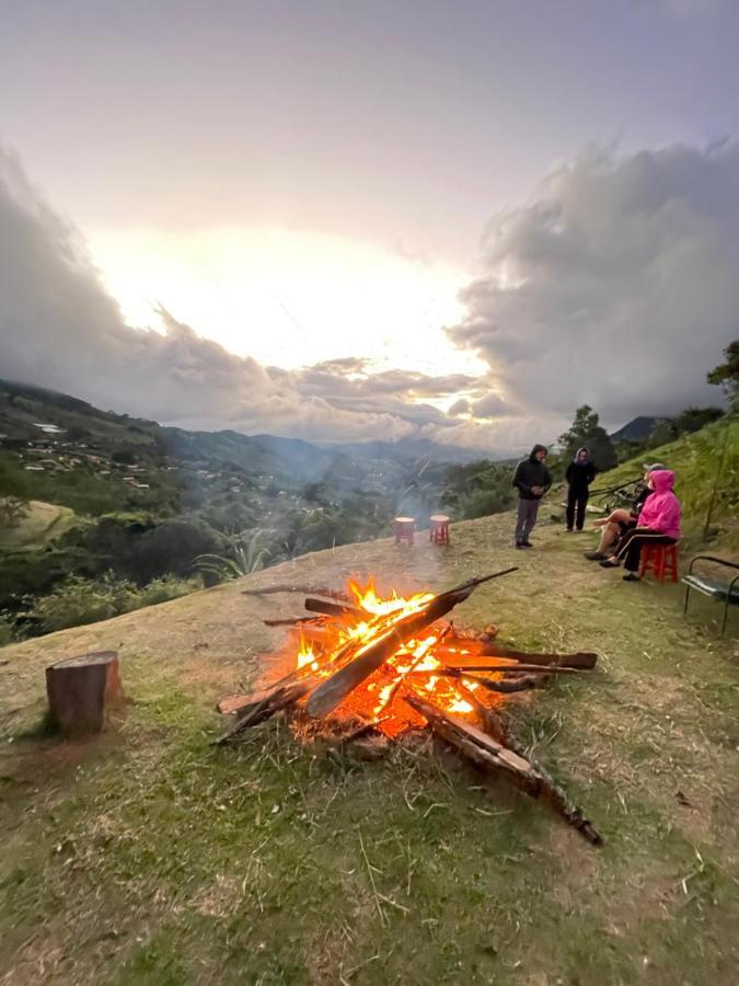Rancho Do Paioleiro - Suites Сао Бенто до Сапукай Екстериор снимка